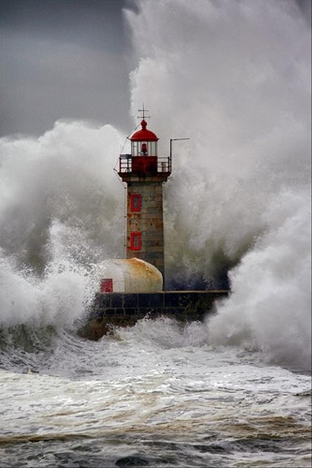 Photo:  Lighthouse wave